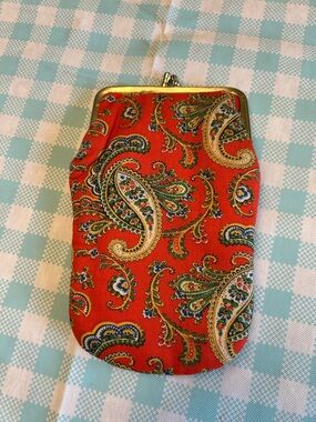 Classic 1970s Waverly fabric Red Paisley Frame Top Coin Purse - Vintage